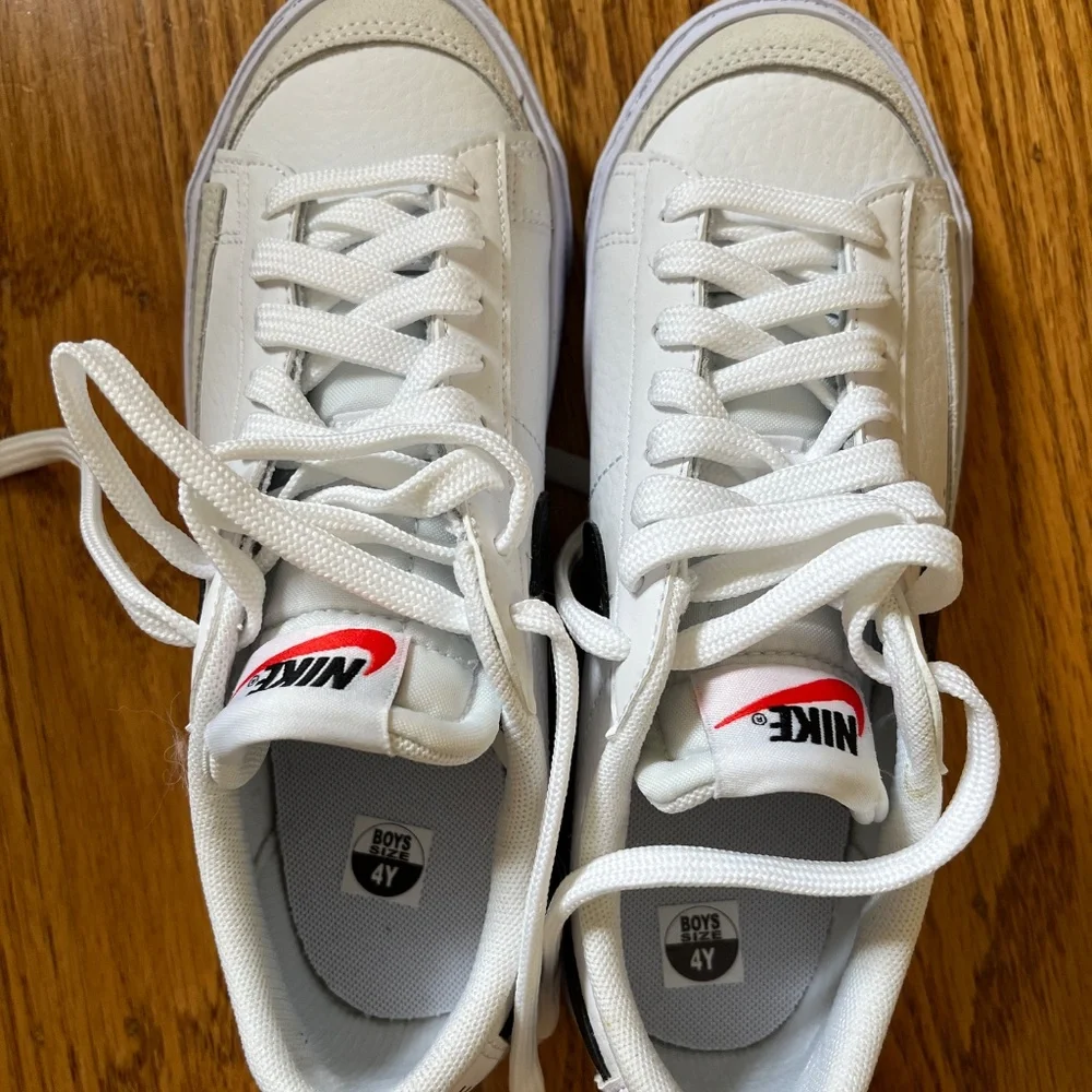 NIB Nike Blazer Low ‘77 size 4Y, Eur 36, Women’s 6 - Picture 3 of 5